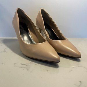 Expression Beige Pointed Toe Stiletto Pump Heels Classic Size 6